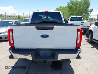 2024 Ford F-250 XL with VIN 1FT7W2BT9RED57676, listed as a IAAI auction lot 42593411 with 40,438 mi miles and . Bid and sale history available at DreamBid. Image 16.