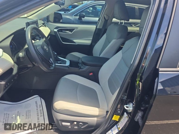 2022 Toyota RAV4 Hybrid XLE Premium z VIN 4T3B6RFVXNU071885, wystawiony jako IAAI lot #42730174 z przebiegiem 53 502 mil mil oraz . Historia ofert i sprzedaży dostępna na DreamBid. Obrazek 12.