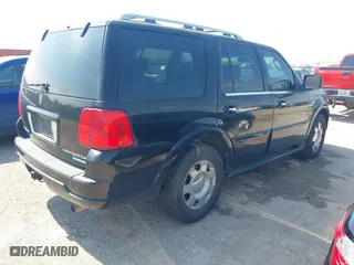 2005 Lincoln Navigator Luxury with VIN 5LMFU27535LJ22782, listed as a IAAI auction lot 41682533 with 244,287 mi miles. Bid and sale history available at carsss.com. Image 4.