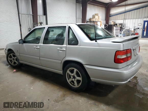 1999 Volvo S70 z VIN YV1LT56D8X2580778, wystawiony jako Copart lot #69043594 z przebiegiem 166 718 mil mil oraz Szkoda całkowita • Salvage title. Historia ofert i sprzedaży dostępna na DreamBid. Obrazek 2.