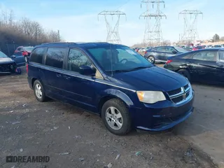 2012 Dodge Grand Caravan SXT with VIN 2C4RDGCG8CR304829, listed as a IAAI auction lot 41208542 with 88,360 mi miles. Bid and sale history available at carsss.com. Image 1.