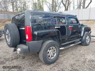 2008 Hummer H3 SUV Luxury with VIN 5GTEN43E188186689, listed as a IAAI auction lot 42053919 with 119,956 mi miles. Bid and sale history available at carsss.com. Image 4.