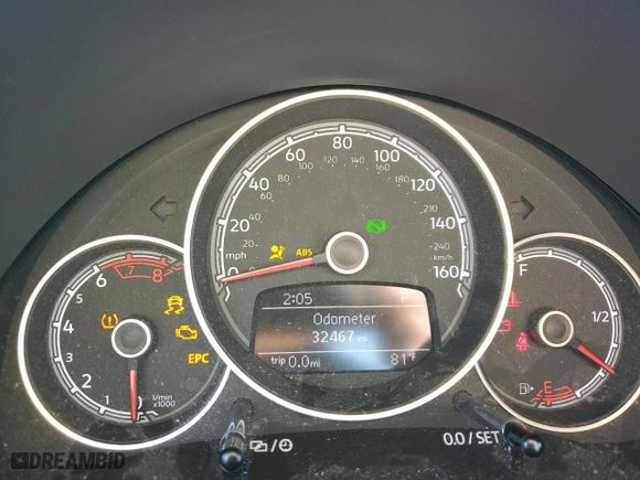 2018 Volkswagen Beetle S with VIN 3VWFD7ATXJM707800, listed as a Copart auction lot 74810074 with 32,467 mi miles and Clean Title. Bid and sale history available at carsss.com. Image 9.