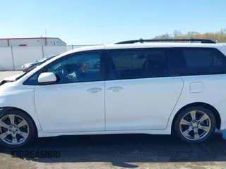 2017 Toyota Sienna SE with VIN 5TDXZ3DC8HS871148, listed as a IAAI auction lot 42035137 with 124,126 mi miles and . Bid and sale history available at DreamBid. Image 14.