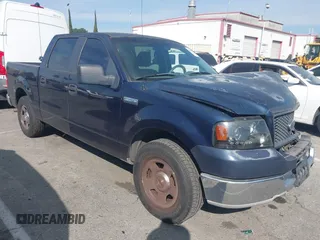 2005 Ford F-150 XLT with VIN 1FTRW12W95FA28428, listed as a IAAI auction lot 41645714 with 189,275 mi miles. Bid and sale history available at carsss.com. Image 1.