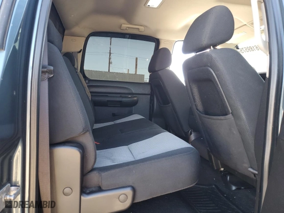 2007 Chevrolet Silverado 1500 LT w/1LT with VIN 2GCEC13CX71704763, listed as a Copart auction lot 46189575 with 111,571 mi miles and Salvage Title. Bid and sale history available at carsss.com. Image 10.