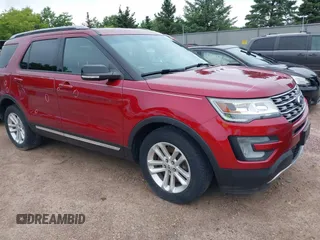 2017 Ford Explorer XLT z VIN 1FM5K7D8XHGA08839, wystawiony jako IAAI lot #42537138 z przebiegiem 133 097 mil mil oraz . Historia ofert i sprzedaży dostępna na DreamBid. Obrazek 1.
