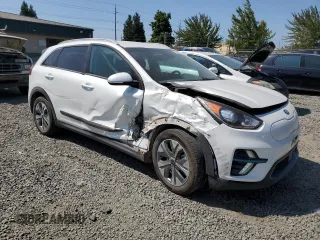 2019 Kia Niro EX with VIN KNDCC3LG8K5020193, listed as a Copart auction lot 67413074 with 43,509 mi miles and Salvage Title. Bid and sale history available at carsss.com. Image 4.