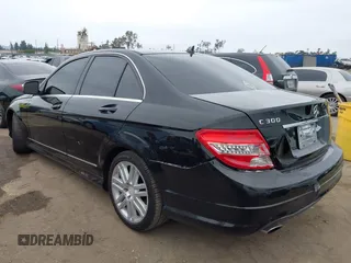 2009 Mercedes-Benz C 300 Sport z VIN WDDGF54X79R065346, wystawiony jako IAAI lot #42201062 z przebiegiem 239 868 mil mil oraz . Historia ofert i sprzedaży dostępna na DreamBid. Obrazek 3.