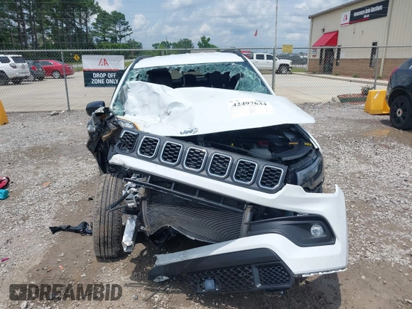 2024 Jeep Compass Latitude with VIN 3C4NJDBN1RT132767, listed as a IAAI auction lot 42497634 with Not provided miles and . Bid and sale history available at DreamBid. Image 12.