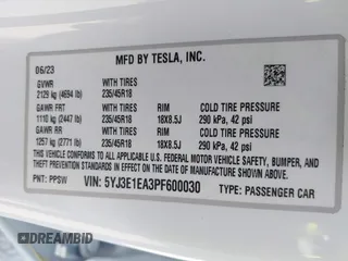 2023 Tesla Model 3 z VIN 5YJ3E1EA3PF600030, wystawiony jako IAAI lot #42052459 z przebiegiem 11 177 mil mil oraz . Historia ofert i sprzedaży dostępna na DreamBid. Obrazek 9.