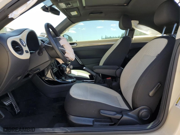 2019 Volkswagen Beetle S with VIN 3VWFD7AT3KM705288, listed as a Copart auction lot 61746364 with 0 mi miles and Salvage Title. Bid and sale history available at carsss.com. Image 7.