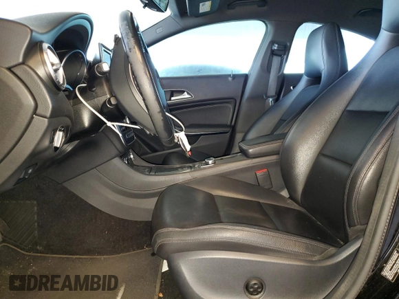 2014 Mercedes-Benz CLA 250 with VIN WDDSJ4EB2EN152031, listed as a Copart auction lot 63282785 with 67,671 mi miles and Clean title. Bid and sale history available at DreamBid. Image 7.