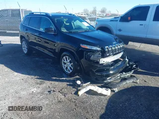 2018 Jeep Cherokee Latitude Plus with VIN 1C4PJMLB0JD507197, listed as a IAAI auction lot 41360448 with 61,877 mi miles. Bid and sale history available at carsss.com. Image 1.