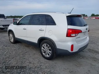 2015 Kia Sorento EX with VIN 5XYKU4A71FG636946, listed as a IAAI auction lot 42366976 with 195,100 mi miles and . Bid and sale history available at DreamBid. Image 3.