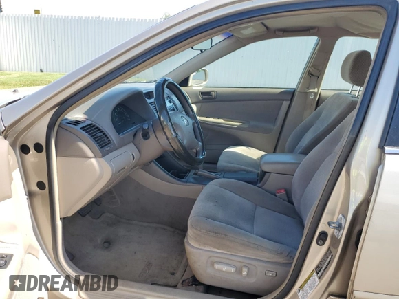 2004 Toyota Camry LE with VIN 4T1BE32K84U929163, listed as a Copart auction lot 65193485 with 245,734 mi miles and Clean title. Bid and sale history available at DreamBid. Image 7.