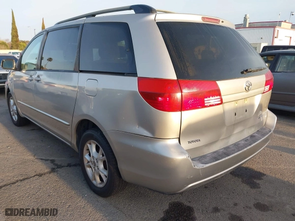2004 Toyota Sienna LE with VIN 5TDBA23C54S026300, listed as a IAAI auction lot 41935386 with 293,674 mi miles. Bid and sale history available at carsss.com. Image 3.