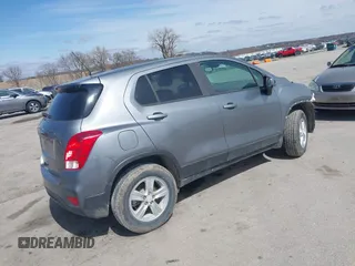 2020 Chevrolet Trax LS with VIN 3GNCJNSB6LL208534, listed as a IAAI auction lot 41923764 with 88,009 mi miles. Bid and sale history available at carsss.com. Image 4.