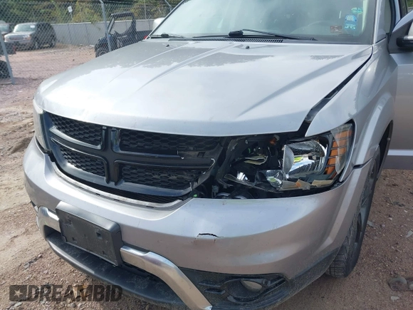2018 Dodge Journey Crossroad with VIN 3C4PDDGG1JT430525, listed as a IAAI auction lot 40587131 with 108,564 mi miles. Bid and sale history available at carsss.com. Image 6.