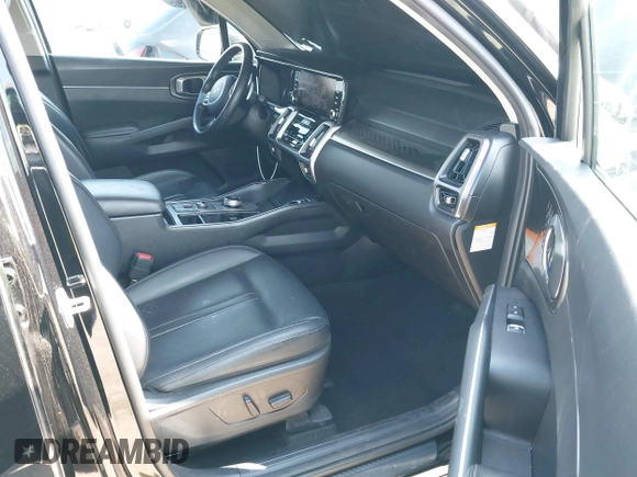 2023 Kia Sorento EX z VIN KNDRHDLG4P5193721, wystawiony jako IAAI lot #41545430 z przebiegiem 58 887 mil mil oraz . Historia ofert i sprzedaży dostępna na DreamBid. Obrazek 5.