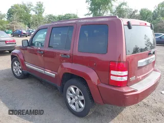 2008 Jeep Liberty Limited z VIN 1J8GN58KX8W270437, wystawiony jako IAAI lot #42473596 z przebiegiem 194 936 mil mil oraz . Historia ofert i sprzedaży dostępna na DreamBid. Obrazek 3.