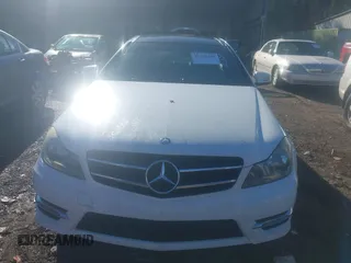 2015 Mercedes-Benz C-Class C 250 with VIN WDDGJ4HB3FG389019, listed as a IAAI auction lot 41220328 with 1 mi miles. Bid and sale history available at carsss.com. Image 6.