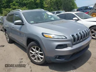 2016 Jeep Cherokee Latitude с VIN 1C4PJMCS5GW299959, выставлен на аукционе IAAI как лот 42402503 с пробегом 82 679 миль миль и . История ставок и продаж доступна на DreamBid. Изображение 1.