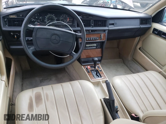 1986 Mercedes-Benz 190 E z VIN WDBDA24D1GF156335, wystawiony jako Copart lot #50976435 z przebiegiem 106 109 mil mil oraz Czysty tytuł • Clean title. Historia ofert i sprzedaży dostępna na DreamBid. Obrazek 8.