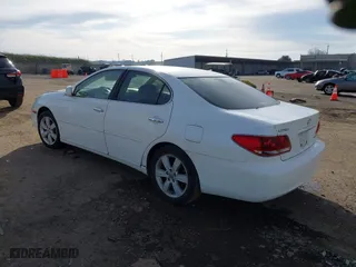 2005 Lexus ES 330 with VIN JTHBA30G555134385, listed as a IAAI auction lot 41573328 with 281,998 mi miles. Bid and sale history available at carsss.com. Image 3.