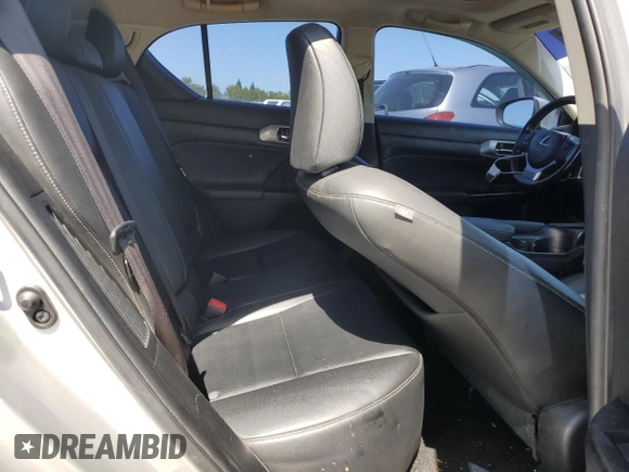 2014 Lexus CT 200h z VIN JTHKD5BH0E2194200, wystawiony jako Copart lot #58271635 z przebiegiem 178 791 mil mil oraz Szkody całkowita. Historia ofert i sprzedaży dostępna na DreamBid. Obrazek 10.