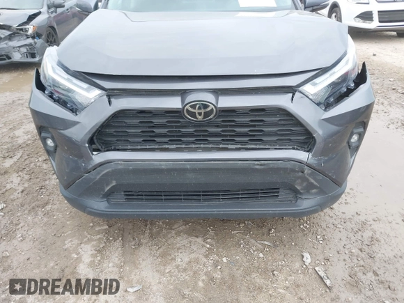 2024 Toyota RAV4 XLE Premium z VIN 2T3A1RFV9RC411142, wystawiony jako IAAI lot #42319590 z przebiegiem 18 585 mil mil oraz . Historia ofert i sprzedaży dostępna na DreamBid. Obrazek 6.