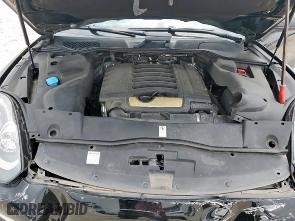2017 Porsche Cayenne с VIN WP1AA2A23HKA85783, выставлен на аукционе Copart как лот 57701125 с пробегом 116 273 миль миль и Списание • Salvage title. История ставок и продаж доступна на DreamBid. Изображение 12.