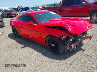 2015 Ford Mustang GT z VIN 1FA6P8CF3F5300153, wystawiony jako IAAI lot #42063561 z przebiegiem 93 882 mil mil oraz . Historia ofert i sprzedaży dostępna na DreamBid. Obrazek 1.