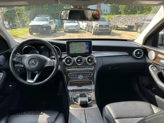 2017 Mercedes-Benz C 300 with VIN 55SWF4KB2HU217236, listed as a Copart auction lot 61000605 with 140,873 mi miles and Clean title. Bid and sale history available at DreamBid. Image 6.