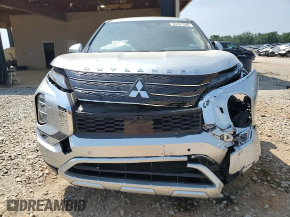 2024 Mitsubishi Outlander SE z VIN JA4J4VA80RZ074578, wystawiony jako Copart lot #55181295 z przebiegiem 8 151 mil mil oraz Szkoda całkowita • Salvage title. Historia ofert i sprzedaży dostępna na DreamBid. Obrazek 5.