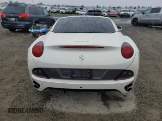 2012 Ferrari California z VIN ZFF65TJA9C0186664, wystawiony jako Copart lot #43286695 z przebiegiem Nie podano mil oraz Szkoda całkowita • Salvage title. Historia ofert i sprzedaży dostępna na DreamBid. Obrazek 6.