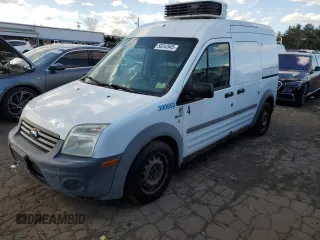 2010 Ford Transit Connect XL z VIN NM0LS7AN3AT022095, wystawiony jako Copart lot #50243945 z przebiegiem 148 542 mil mil oraz Tytuł czysty. Historia ofert i sprzedaży dostępna na DreamBid. Obrazek 1.