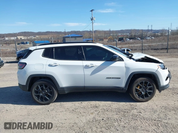 2022 Jeep Compass Latitude Lux с VIN 3C4NJDFB5NT172425, выставлен на аукционе IAAI как лот 41800293 с пробегом 34 588 миль миль и . История ставок и продаж доступна на DreamBid. Изображение 13.