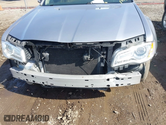 2014 Chrysler 300 z VIN 2C3CCAAG8EH239857, wystawiony jako IAAI lot #41812215 z przebiegiem 183 017 mil mil oraz . Historia ofert i sprzedaży dostępna na DreamBid. Obrazek 6.