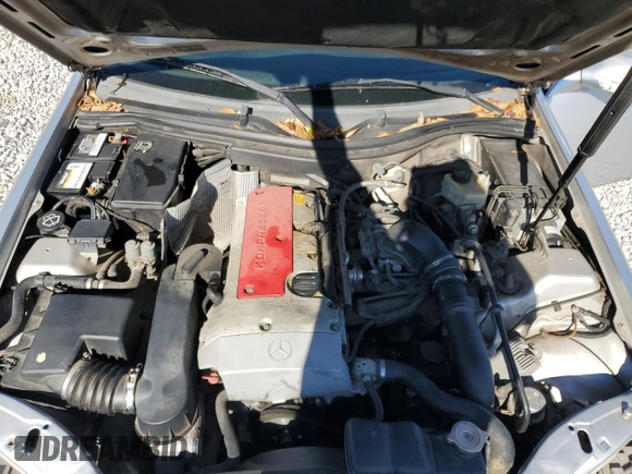 2001 Mercedes-Benz SLK 230 Kompressor z VIN WDBKK49F31F188527, wystawiony jako Copart lot #84489514 z przebiegiem 182 831 mil mil oraz Szkoda całkowita • Salvage title. Historia ofert i sprzedaży dostępna na DreamBid. Obrazek 11.