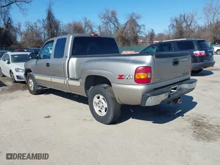 2001 Chevrolet Silverado 1500 LT with VIN 2GCEK19T911405962, listed as a IAAI auction lot 41640904 with 215,079 mi miles. Bid and sale history available at carsss.com. Image 3.