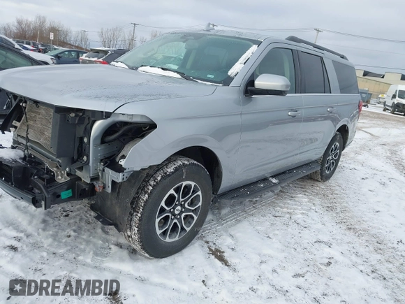 2024 Ford Expedition Max XLT with VIN 1FMJK1J82REA48491, listed as a IAAI auction lot 41272798 with 28,000 mi miles and . Bid and sale history available at DreamBid. Image 17.