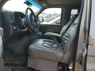 2003 GMC Savana Commercial C6Y with VIN 1GDFG15T931229043, listed as a Copart auction lot 44422145 with 173,310 mi miles and Salvage Title. Bid and sale history available at carsss.com. Image 7.