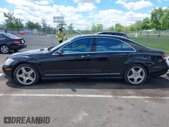 2008 Mercedes-Benz S 5.5L V8 with VIN WDDNG86X58A185159, listed as a IAAI auction lot 42221426 with 186,516 mi miles. Bid and sale history available at carsss.com. Image 14.