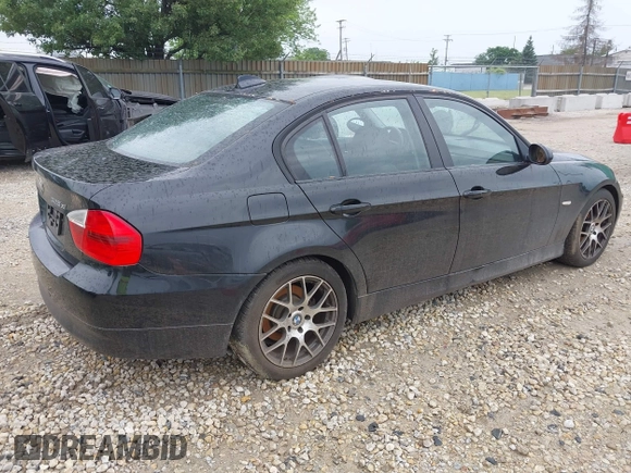 2008 BMW 3 Series 328xi с VIN WBAVC93588K042292, выставлен на аукционе IAAI как лот 42565917 с пробегом 179 188 миль миль и . История ставок и продаж доступна на DreamBid. Изображение 4.