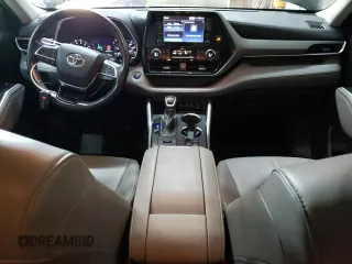 2021 Toyota Highlander XLE with VIN 5TDGZRBH5MS529474, listed as a Copart auction lot 60610165 with 92,275 mi miles and Salvage title. Bid and sale history available at DreamBid. Image 8.