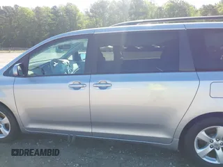 2012 Toyota Sienna LE AAS с VIN 5TDKK3DC5CS207090, выставлен на аукционе IAAI как лот 42100711 с пробегом 139 638 миль миль и . История ставок и продаж доступна на DreamBid. Изображение 14.
