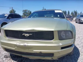 2005 Ford Mustang Deluxe with VIN 1ZVFT84N755254849, listed as a IAAI auction lot 42544077 with 276,391 mi miles and . Bid and sale history available at DreamBid. Image 6.