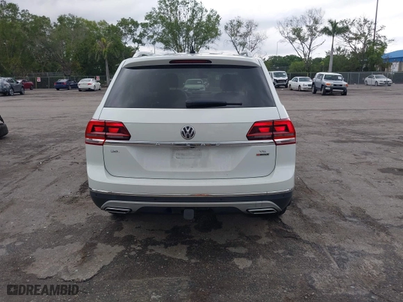 2018 Volkswagen Atlas 3.6L V6 SEL with VIN 1V2MR2CA9JC572206, listed as a IAAI auction lot 41995114 with 64,324 mi miles. Bid and sale history available at carsss.com. Image 16.