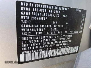 2017 Volkswagen Tiguan Wolfsburg Edition z VIN WVGRV7AXXHW502712, wystawiony jako Copart lot #60052095 z przebiegiem 85 821 mil mil oraz Czysty tytuł • Clean title. Historia ofert i sprzedaży dostępna na DreamBid. Obrazek 13.